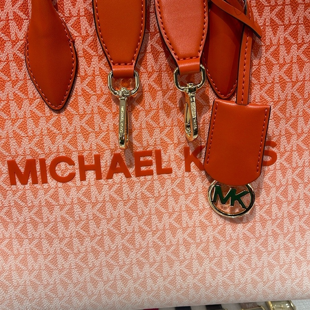 Michael Kors Mirella Medium Ombré Logo Tote Shoulder Bag
Red Clay
NWT - Picture 4 of 16